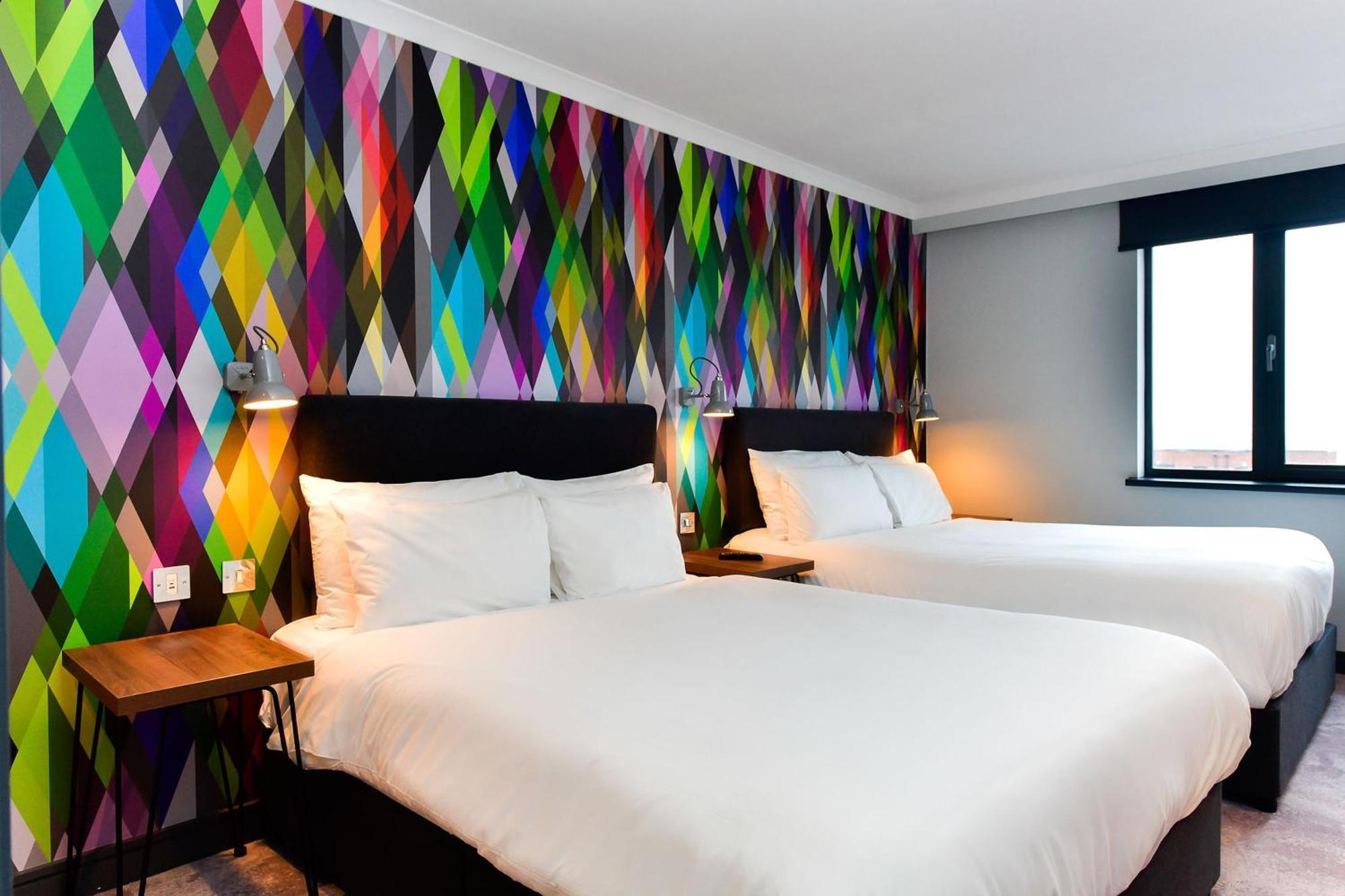 Village Hotel Cardiff Eksteriør bilde